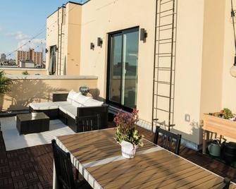 Luxury Condo Over Looking Manhattan - Brooklyn