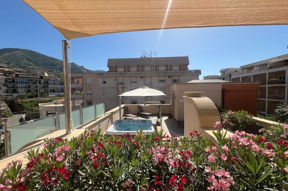 Artemis Hotel - צ'פאלו - מרפסת