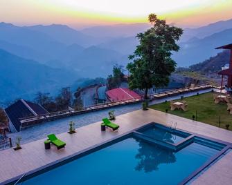 Arka Resort & Spa, Rishikesh - Rishikesh - Bể bơi