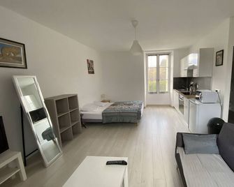 Cozy Renovated Studio with WiFi near Saint Roch Thermal Baths - La Roche-Posay - Ložnice