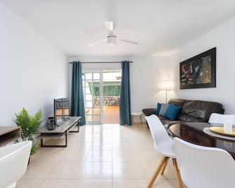 Casa de sol y playa en Adeje. WIFI. - Callao Salvaje - Living room