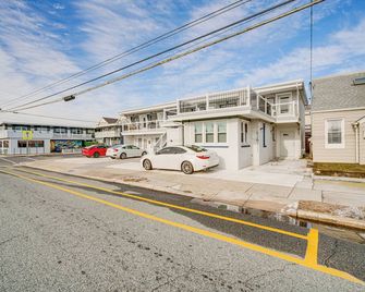 Half-block to Beach & Conventions: Wildwood Studio - Wildwood - Edificio