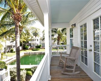 Coral Lagoon Single Family Home 3bed/2.5bath with 40' Boat Slip w/ Power + Water - Marathon - Balcony