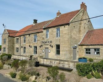 The Jack and Jill Coaching Inn - Saltburn-by-the-Sea - Building