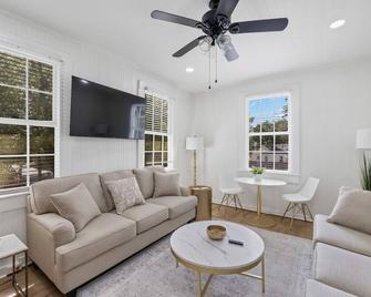 Luxury Home— Midtown; Huge Backyard; Mardi Gras - Mobile