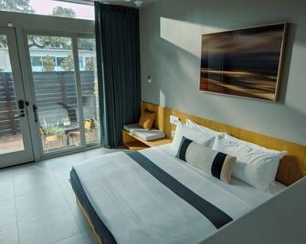 Frame Hotel - Soco - Austin - Bedroom