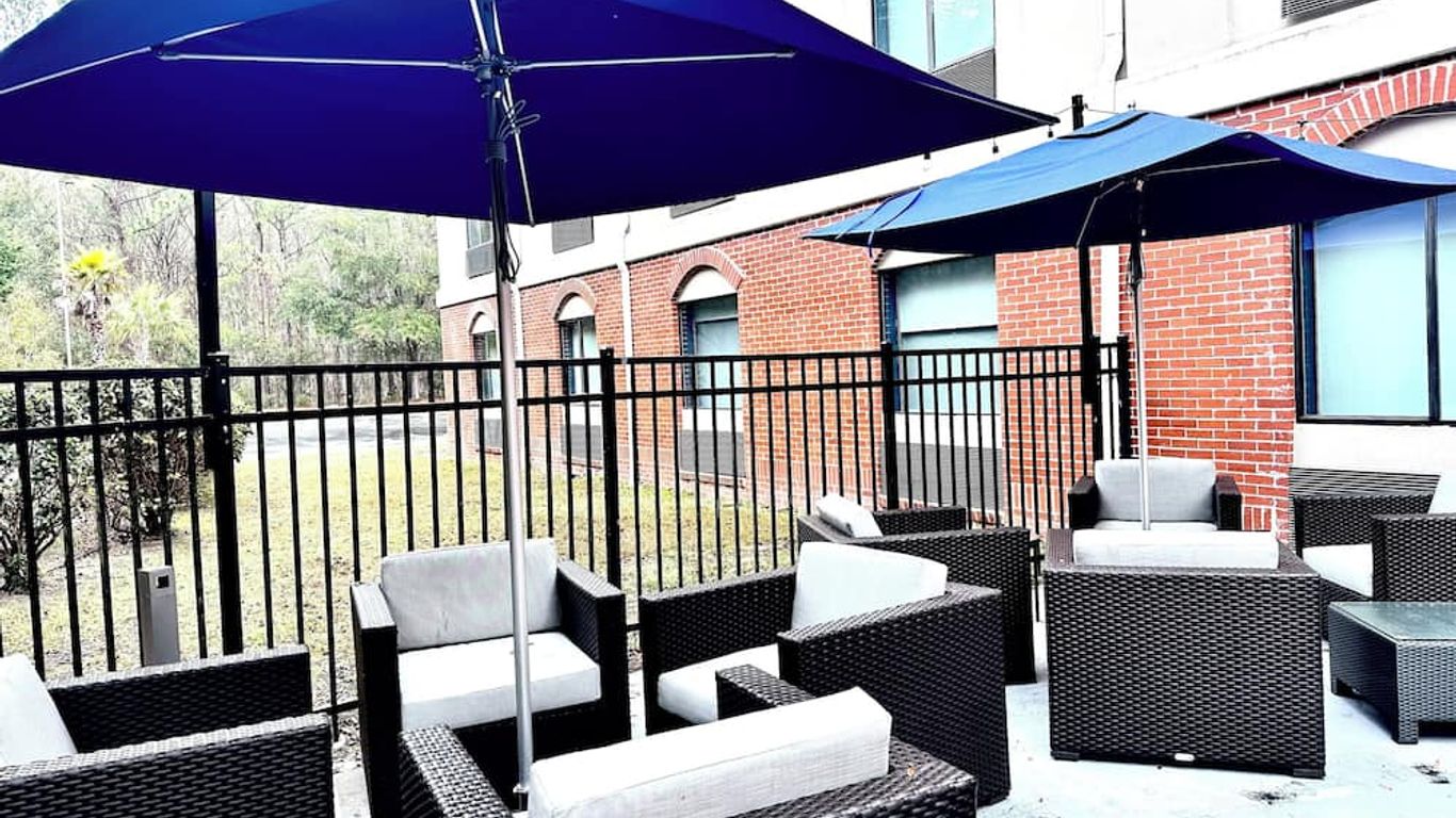 Holiday Inn Express & Suites Hinesville East - Fort Stewart By IHG