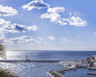 Kastro Hotel - Agios Kirykos - Außenansicht