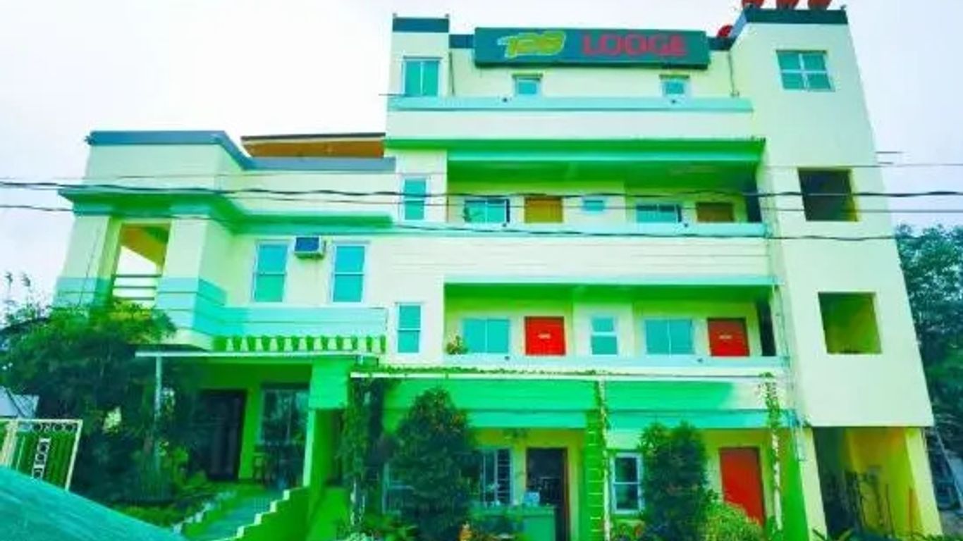 RedDoorz at D128 Lodge Cagayan Valley