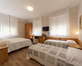 Hotel Lillà - Terlago - Camera da letto