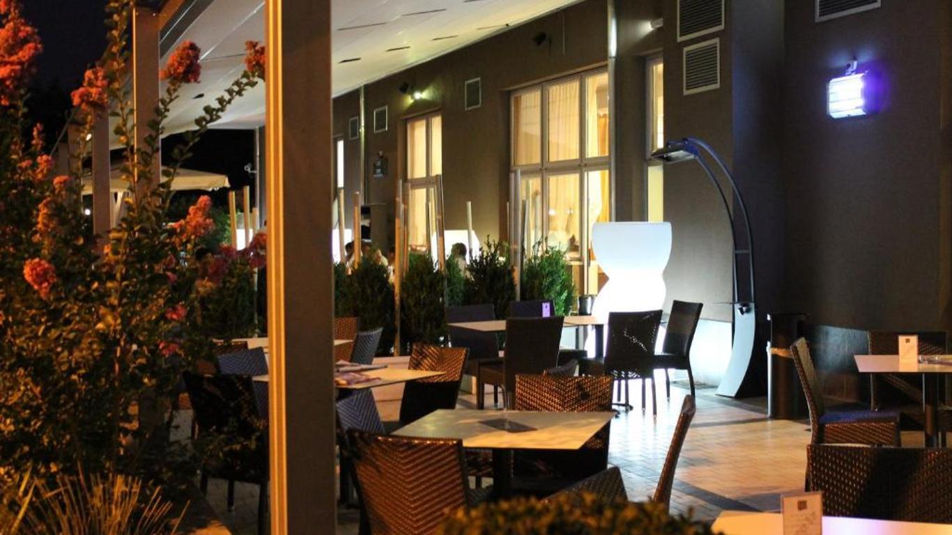 EQ Hotel