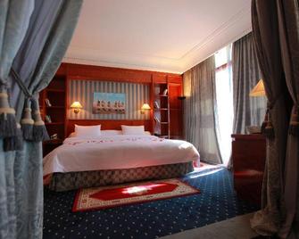 Hotel Transatlantique - Meknes - Phòng ngủ