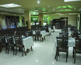 Hotel Sunshine - Baharampur - Restaurant