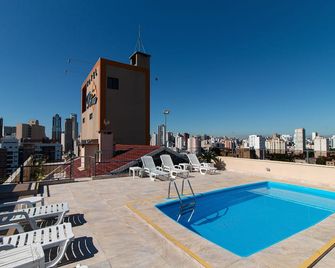 Hotel Flat Petras - Curitiba - Pool