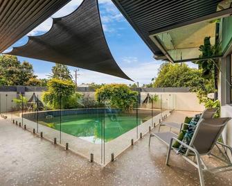 'The Lily Pad' Parap Poolside Luxury with Studio - Fannie Bay - Pool
