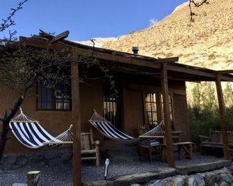 Alcohuaz Indomito - Pisco Elqui - Patio