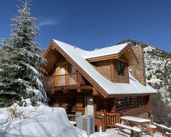 Storybook Mt Lemmon Log Cabin - Mount Lemmon - Building
