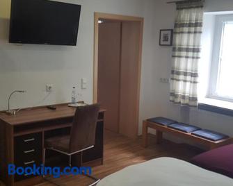 Hotel-Gasthof 'Zum Raubritter' - Niederleierndorf - Bedroom