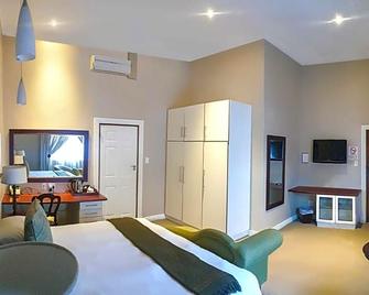Komani Resorts - Queenstown - Bedroom