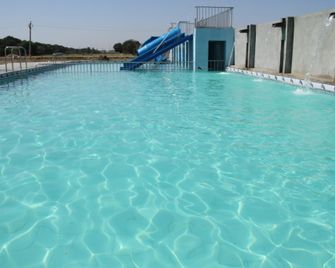 Hotel Krishna - Jūnāgadh - Pool