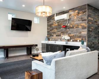 Landing at Pearl Studios - Studio in Northwest Portland - Portland - Living room