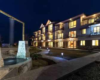 Sunshine Resort Pokhara - Your Private Paradise - פוחארה - בניין