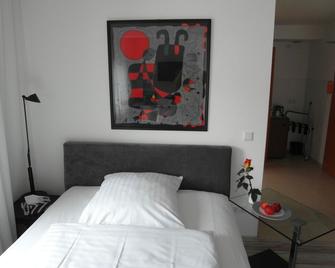 Art of Comfort Haus Ingeborg - كولونيا - غرفة نوم