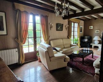 Charming House, Quiet, Sleeps 9, 5 Bedrooms/4 Bathrooms - 3mn Giverny - Sainte-Geneviève-lès-Gasny - Sala de estar