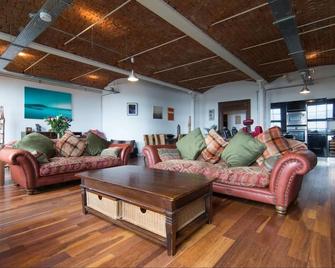 Luxury loft apartment by the River Clyde - Port Glasgow - Pokój dzienny