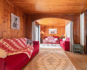 Le Chalet des Écureuils - 3 étoiles au pied des pistes - Les Angles - Sala de estar