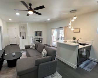 Private studio in Cedar Park, TX - Cedar Park - Huiskamer