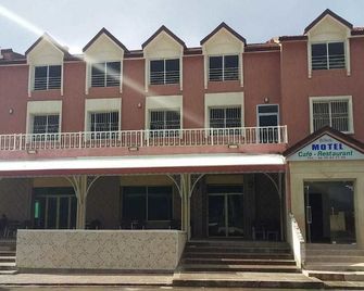 모텔 오페라 아즈루 - 아즈루 - 건물