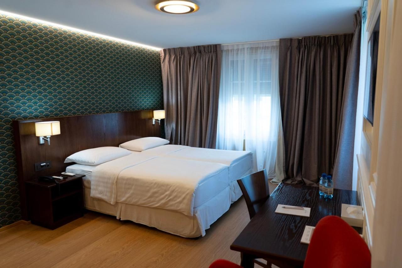 J5 Hotels Helvetie Montreux thumbnail 3