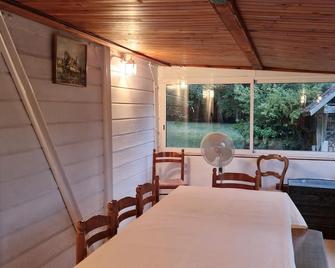 Cabane avec plan d'eau privatif - Vendôme - Eetruimte