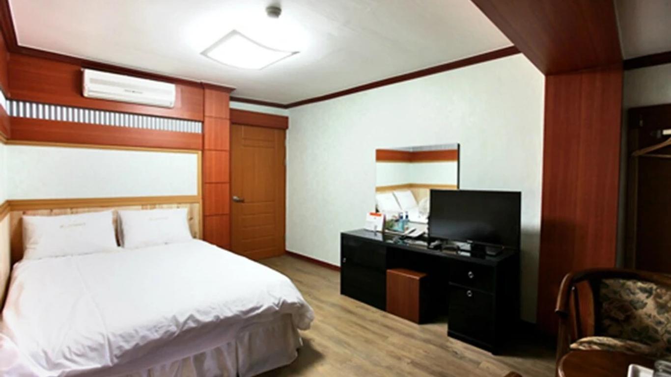 Baegyang Hotel