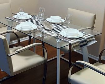 Cozy and Quiet/pool/gym/free parking/10 min to LAX - Culver City - Dining room