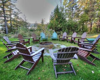 New Lakefront Upper Saranac Lake Home, Winter or Summer, Sleeps Up To 20! - Tupper Lake - Patio