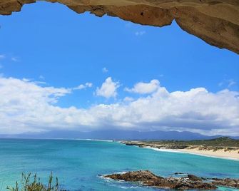 Kleinzee Oceanfront Guesthouse - Gansbaai