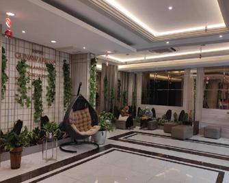 Hotel Gunawangsa Manyar - Surabaya - Lobby