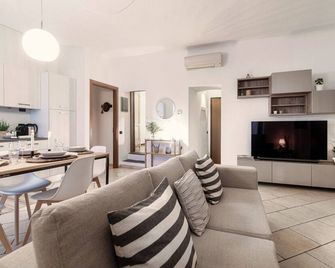 Il Lauro - My Home in Como - Fino Mornasco - Living room