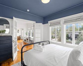 The Adaline 5 by Brightwild | Classy Hyde Park Apt - Tampa - Bedroom