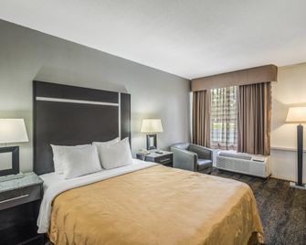 Quality Inn & Suites Conference Center - Thomasville - Slaapkamer