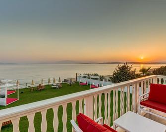 Villa Kore Çeşme - Cesme - Varanda