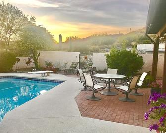Suite Stay with Heavenly Views - Tucson - Pileta