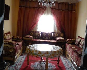 Comfortable apartment near the Taourirt Kasbah in Ouarzazate door of the desert - Ouarzazate - Sala de estar