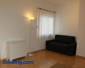 Home4u - Cosy Apartment With Fantastic Terrace - Conceição e Cabanas de Tavira - Living room