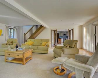 Shuttleworth Lodge - Thursford - Living room