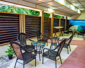 South Ari Inn - Mandhoo - Innenhof