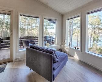 2 Bedroom Cozy Home In Jørpeland - Jørpeland - Living room