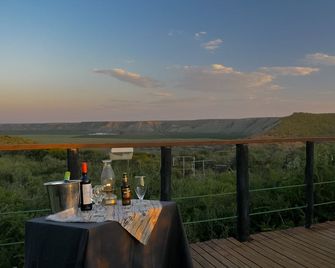 Kudu Ridge Game Lodge - אדו - מרפסת